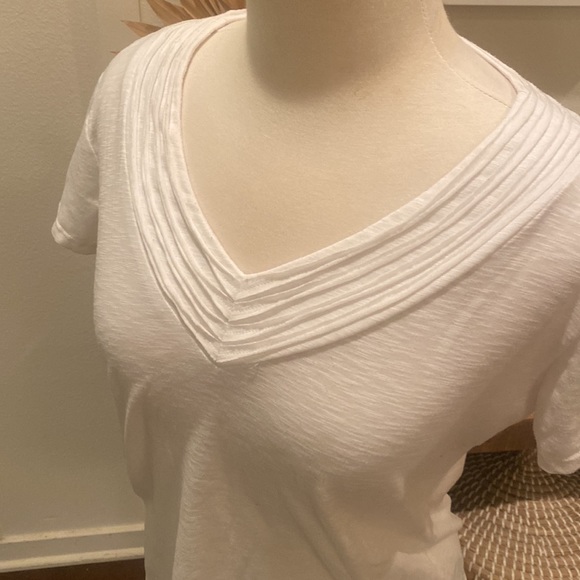 Kuhl v neck tee t-shirt with neckline ribbing - Picture 2 of 4